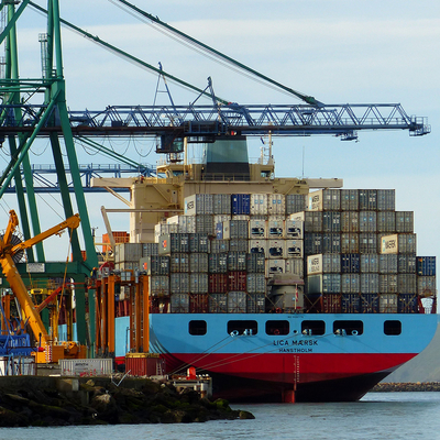 Líneas de envío de carga pesada de China a Indonesia